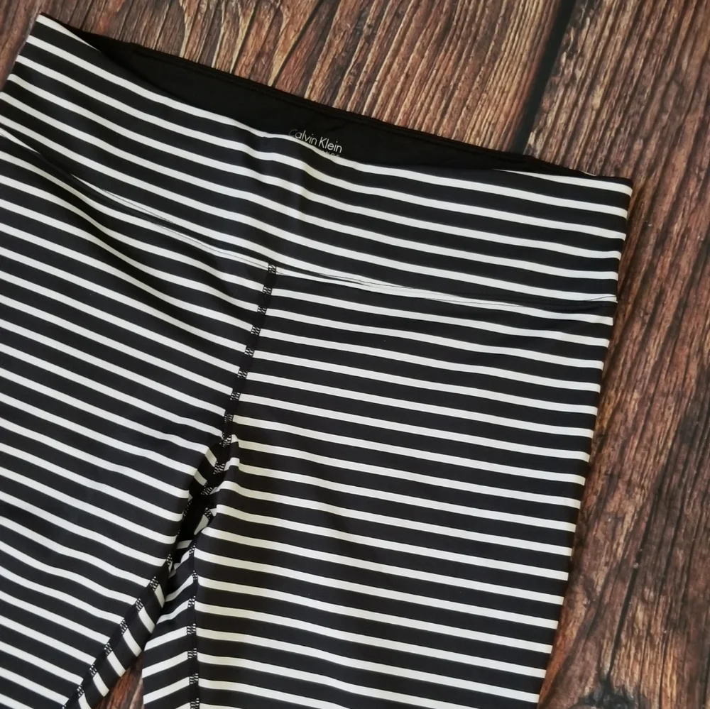 Calvin Klein Performance Striped Leggings - Picture 8 of 16